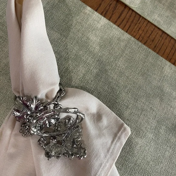 Vintage Grape Vine Arthur Court Napkin Rings Set Of 4 - Picture 3 of 5